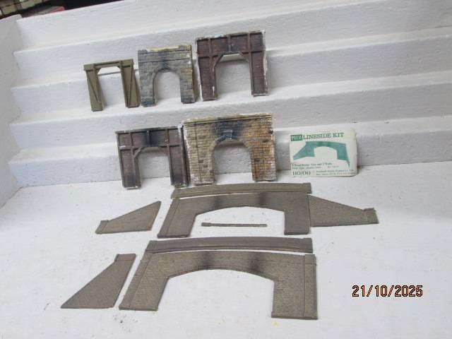 HO / OO SCALE - VARIOUS TUNNEL ENTRANCES - X7