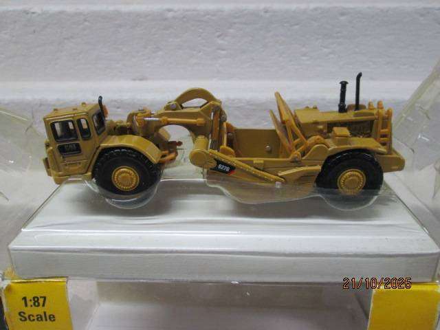 HO SCALE- NORSCOTT - CAT627 G - WHEEL TRACTOR SCRAPER - BOXED
