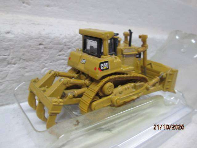 HO SCALE- NORSCOTT - CAT D9T TRACK-TYPE TRACTOR BOXED