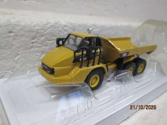 HO SCALE- NORSCOTT - CAT 730 - ARTICULATED TRUCK - BOXED