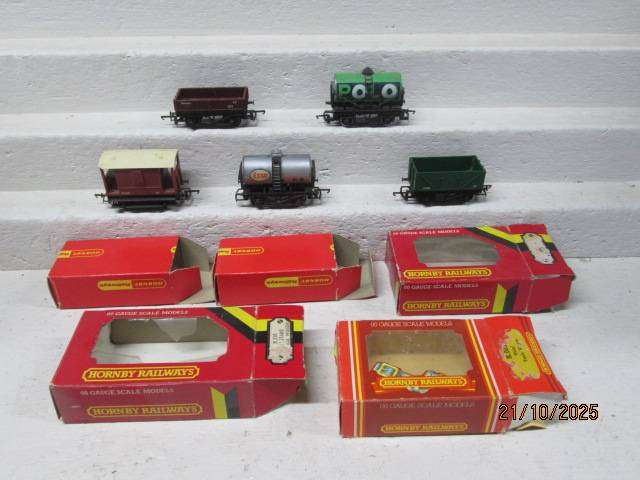 OO SCALE - HORNBY- GOODS WAGONS - X5 - BOXED