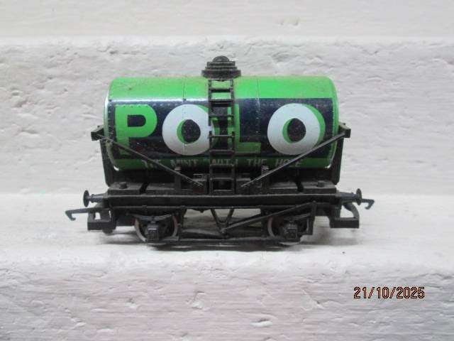 OO SCALE - HORNBY- GOODS WAGONS - X5 - BOXED