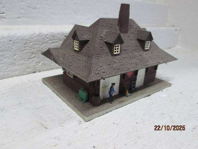 HO SCALE - STATION BUILDINGS - X2