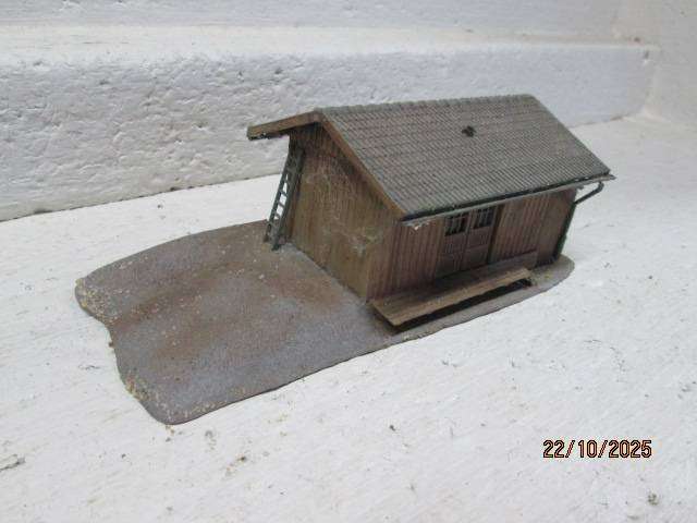 HO SCALE - INDUSTRIAL BUILDINGS/SHEDS- X2