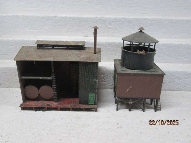 HO SCALE - BREWERY + LARGE TANK ON BUILDING