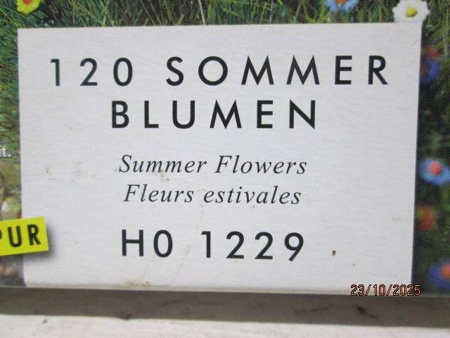 HO SCALE - BUSCH - SCENERY  SUMMER FLOWERS + DAISIES - BOXED