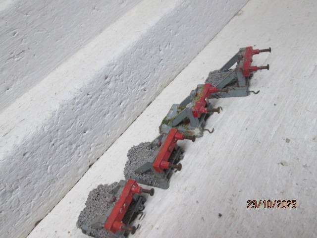 OO SCALE - HORNBY DUBLO - STOP BLOCKS - X7