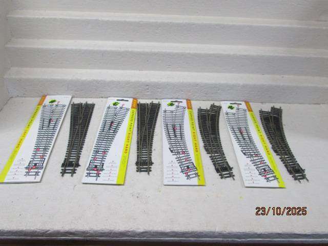 HO / OO SCALE - HORNBY - POINTS - X4 - BOXED
