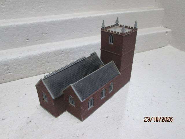 HO SCALE - VARIOUS BUILDINGS - X2