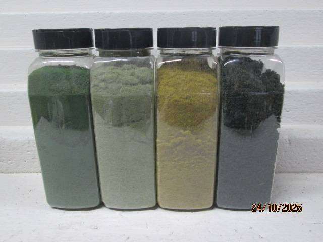 HO SCALE- WOODLAND SCENICS - VARIOUS SCATTER MATERIALS - X4 - BOXED