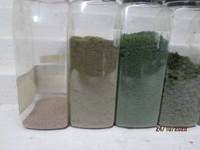 HO SCALE- WOODLAND SCENICS - VARIOUS SCATTER MATERIALS - X7 - BOXED