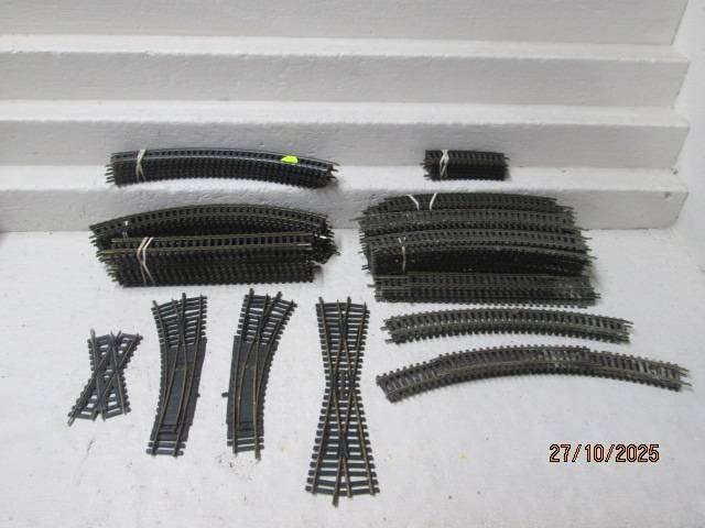HO / OO SCALE - VARIOUS TRACK - 77 PIECES