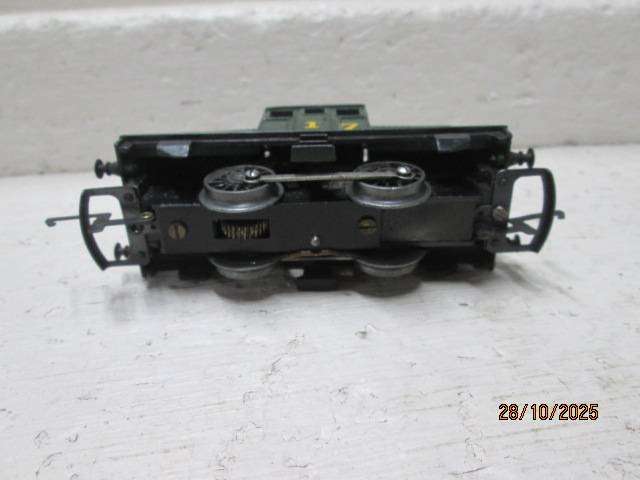 OO SCALE - TRIANG - 0-4-0 ELECTRIC LOCOMOTIVE