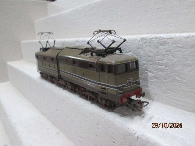 HO SCALE - LIMA - FS BROWN ARTICULATED ELECTRIC LOCOMOTIVE