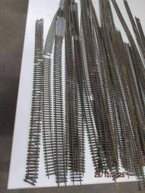HO / OO SCALE - PECO FLEXI TRACK - X30 PIECES