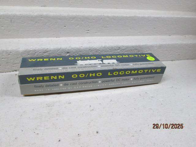 OO SCALE - HORNBY DUBLO - 2-8-0 BR - STEAM LOCOMOTIVE - 2-RAIL - BOXED