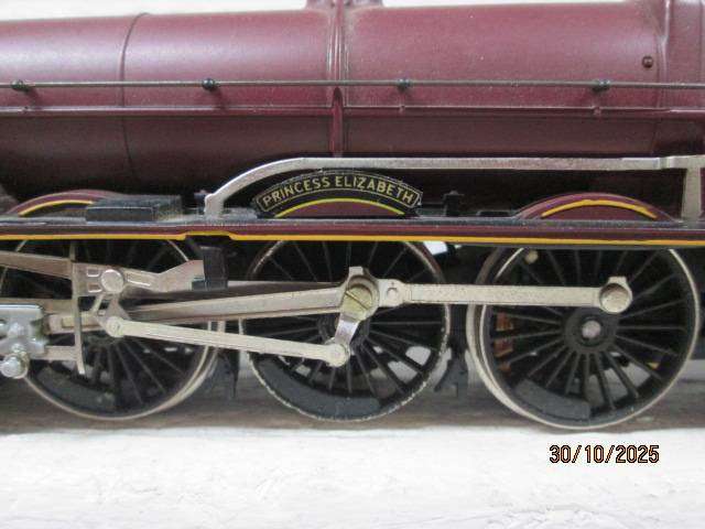 OO SCALE - HORNBY - 4-6-2 PRINCESS ELIZABETH STEAM LOCOMOTIVE - BOXED