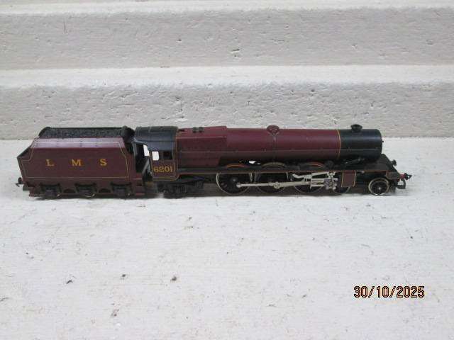 OO SCALE - HORNBY - 4-6-2 PRINCESS ELIZABETH STEAM LOCOMOTIVE - BOXED