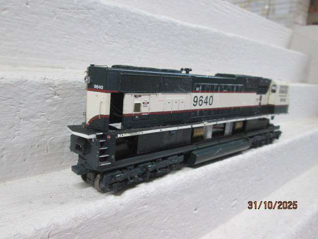 HO SCALE - BNSF - DIESEL LOCOMOTIVE