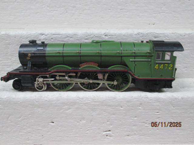 OO SCALE - HORNBY - FLYING SCOTSMAN STEAM LOCOMOTIVE - FOR SPARES