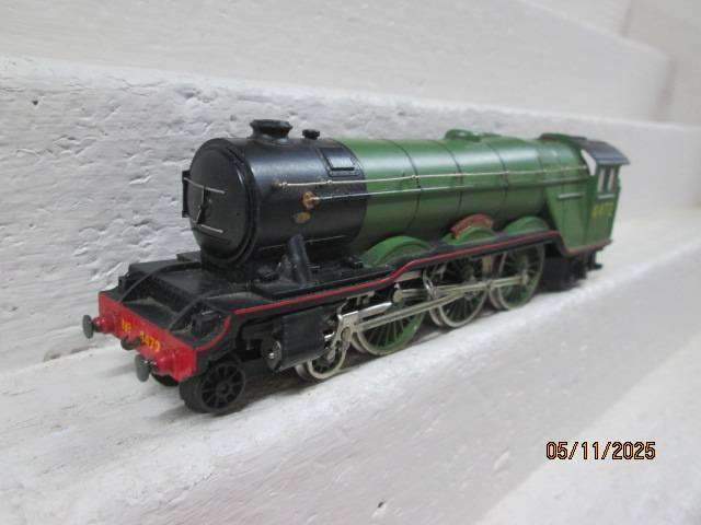 OO SCALE - HORNBY - FLYING SCOTSMAN STEAM LOCOMOTIVE - FOR SPARES