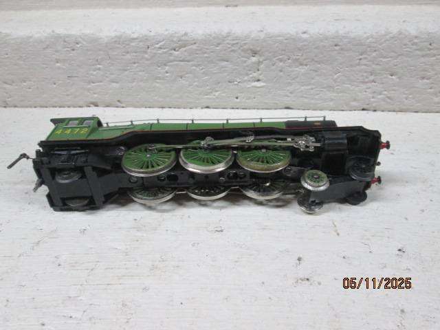 OO SCALE - HORNBY - FLYING SCOTSMAN STEAM LOCOMOTIVE - FOR SPARES