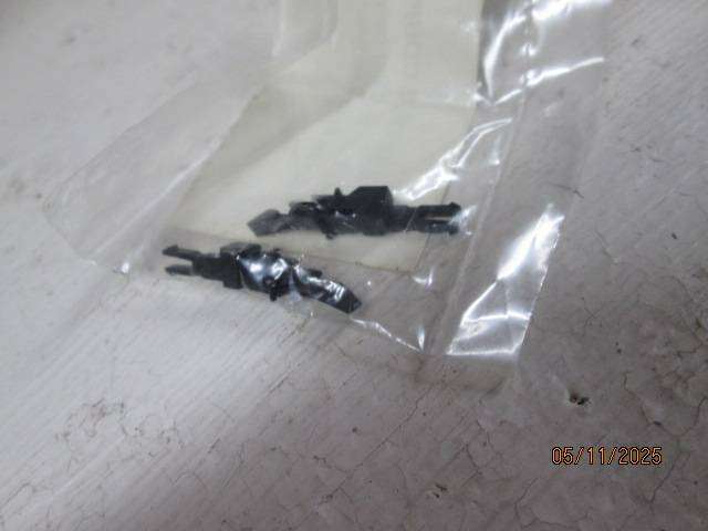 HO SCALE - MARKLIN COUPLINGS - X9 + CENTRE PICK-UP SHOE