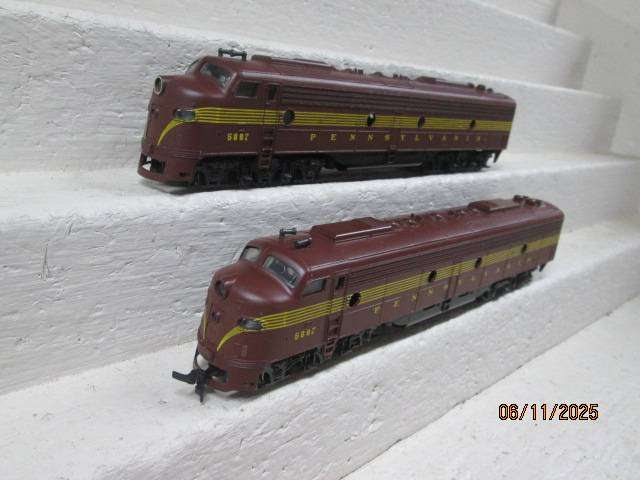 HO SCALE - RIVAROSSI - PENNSYLVANIA - DIESEL POWER & DUMMY SET