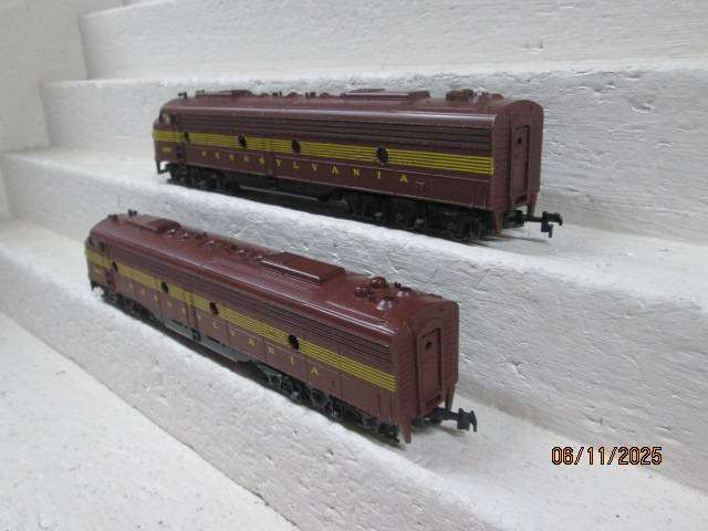 HO SCALE - RIVAROSSI - PENNSYLVANIA - DIESEL POWER & DUMMY SET