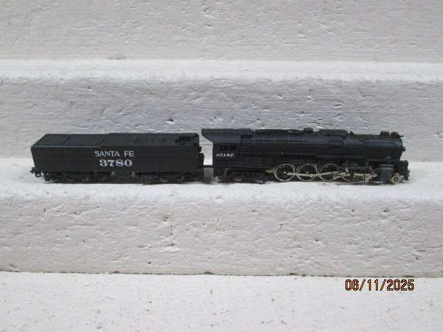 N SCALE - BACHMANN - 4-8-4 SANTE FE STEAM LOCOMOTIVE