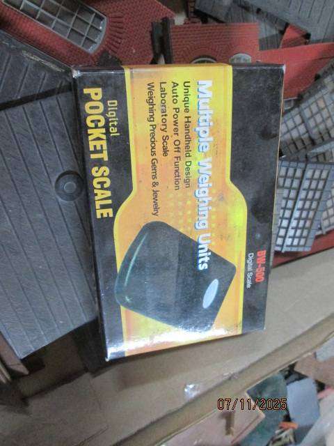 HO /OO SCALE -LARGE BUILDING SCRAP YARD