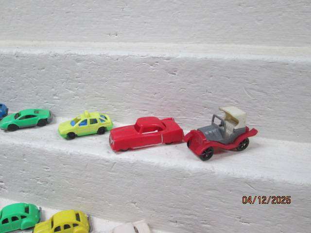 HO / OO SCALE - VARIOUS PLASTIC VEHICLES - X17