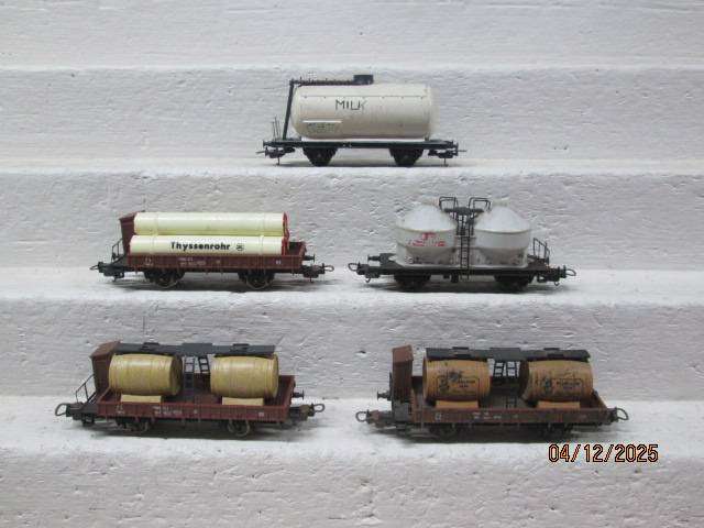 HO SCALE - LIMA - X5 VARIOUS GOODS WAGONS