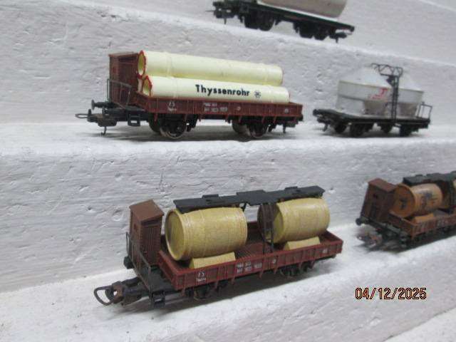 HO SCALE - LIMA - X5 VARIOUS GOODS WAGONS