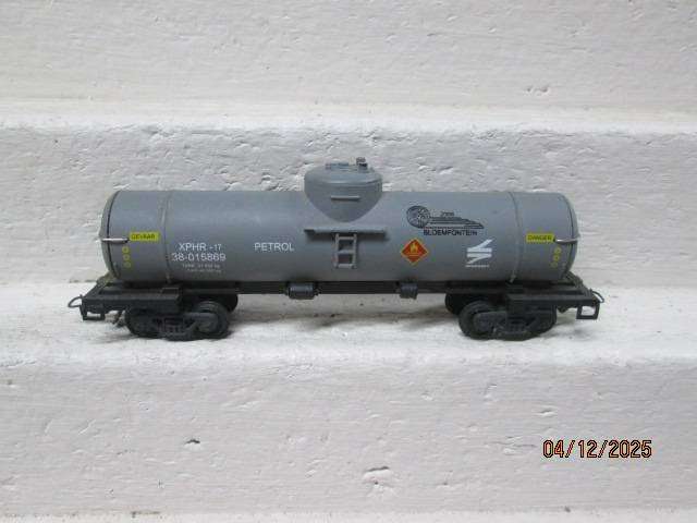HO SCALE - FRATESCHI - SAR - XPHR PETROL TANKER WAGON (BLOEMFONTEIN)