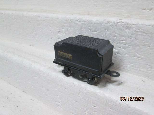 HO / OO SCALE - ENTRY LEVEL BLACK STEAM LOCO TENDER ONLY