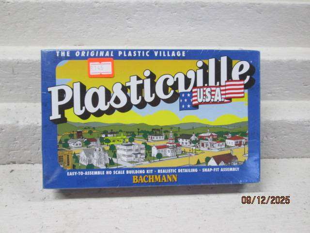 HO SCALE - BACHMANN - HARDWARE STORE - BOXED