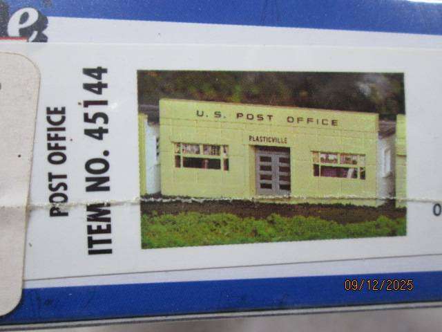 HO SCALE - BACHMANN - POST OFFICE - BOXED