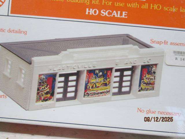 HO SCALE - BACHMANN - 5&10 STORE - BOXED