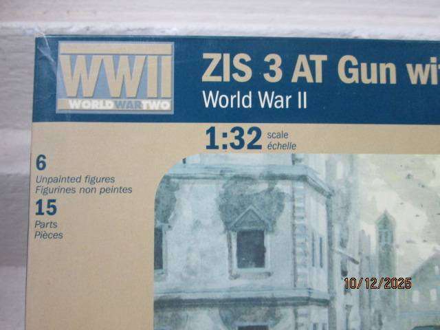 1:32 SCALE - ITALERI - X6 FIGURINES + PARTS - GUN WITH SERVANTS - BOXED