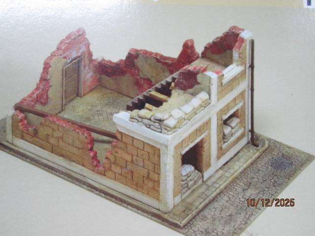 1:72 SCALE - ITALERI - WRECKED HOUSE - BOXED