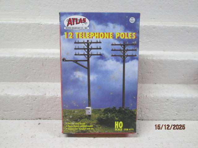 HO SCALE - ATLAS - TELEPHONE POLES - X12 - BOXED