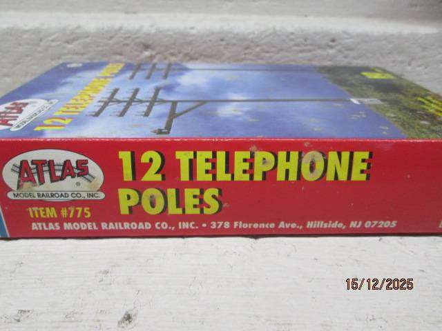 HO SCALE - ATLAS - TELEPHONE POLES - X12 - BOXED