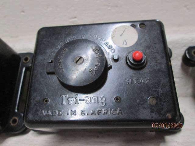 HO /OO SCALE - TRIANG - CONTROLLERS - X3