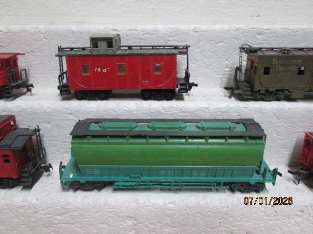 HO SCALE - VARIOUS AMERICAN STYLE GOODS WAGONS - X6