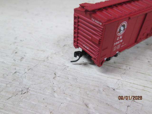N SCALE - ATLAS - GREAT NORTHERN - 50FT DOUBLE DOOR BOX CAR - X2 - BOXED