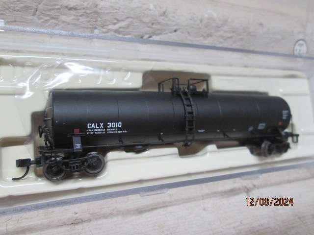 N SCALE - ATLAS - GALLION TANK WAGON - BOXED