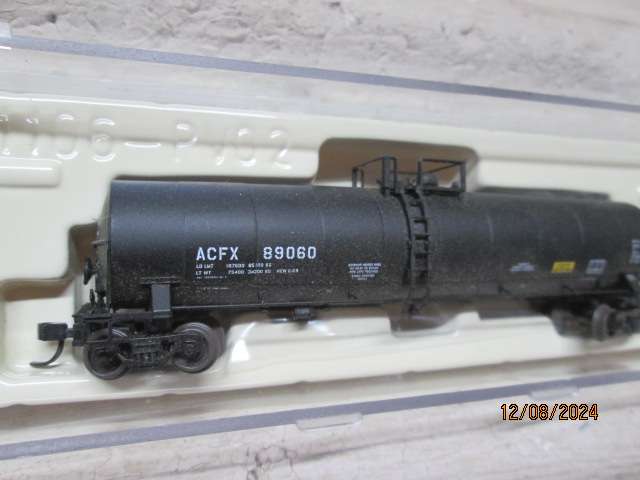 N SCALE - ATLAS - GALLION TANK WAGON - BOXED