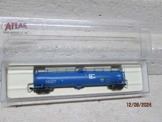 N SCALE - ATLAS - 33000 GALLON TANK WAGON - BOXED
