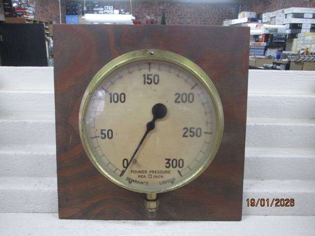SAR - LARGE OLD BRASS PRESSURE GAUGE